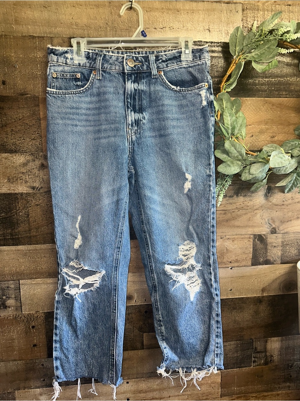 River Island High-Rise cropped distressed Women's Blue Jeans, size 10